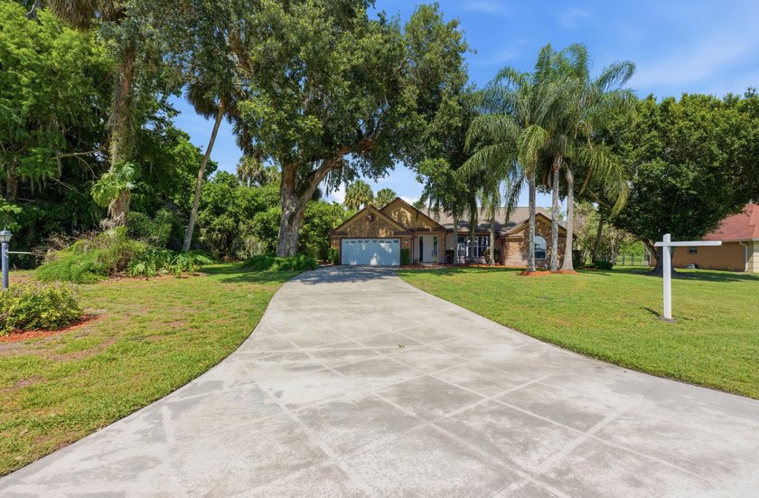 Investor or Fixer Upper Special. Selling as is. Conventional or - photo 38