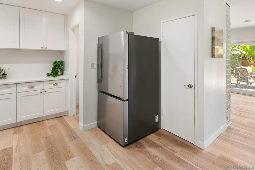 Light and bright home in the heart of Del Cerro featuring a - photo 44