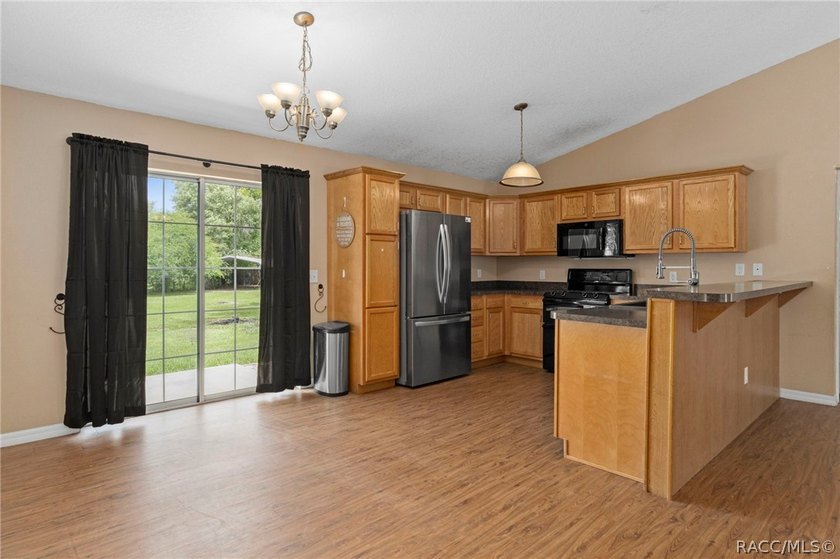 Welcome home to this charming 3-bedroom, 2-bath single-family - photo 11