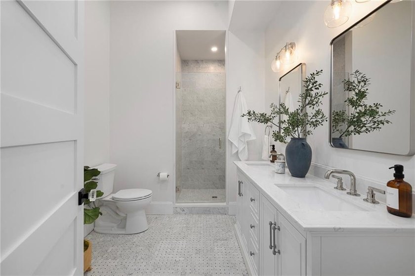 Nestled in the heart of Newport's Historic Hill, this newly - photo 15