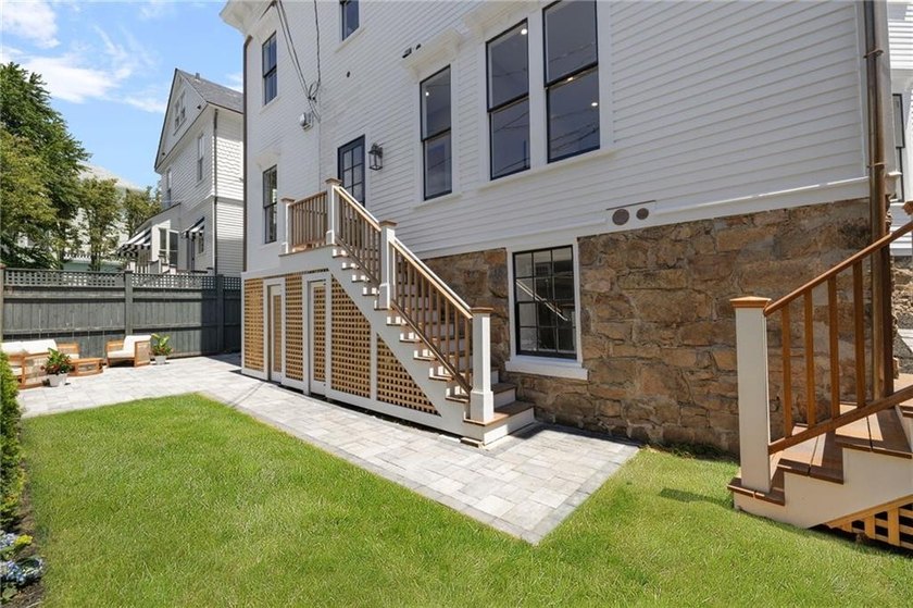 Nestled in the heart of Newport's Historic Hill, this newly - photo 25