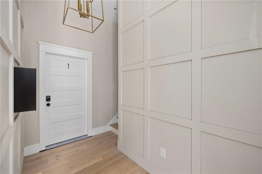 Nestled in the heart of Newport's Historic Hill, this newly - photo 27