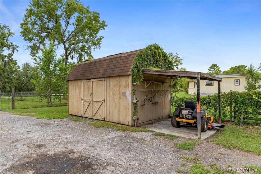 Welcome home to this charming 3-bedroom, 2-bath single-family - photo 29