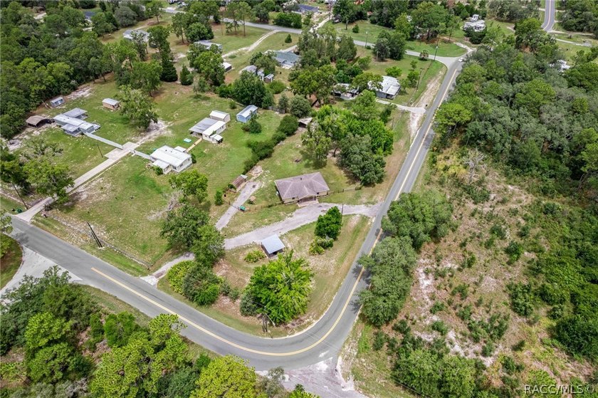 Welcome home to this charming 3-bedroom, 2-bath single-family - photo 37