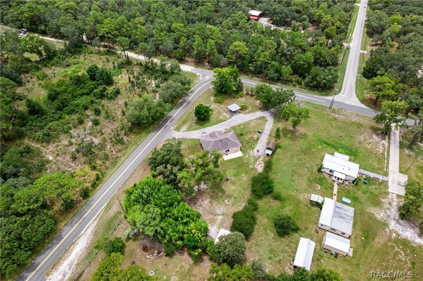 Welcome home to this charming 3-bedroom, 2-bath single-family - photo 39