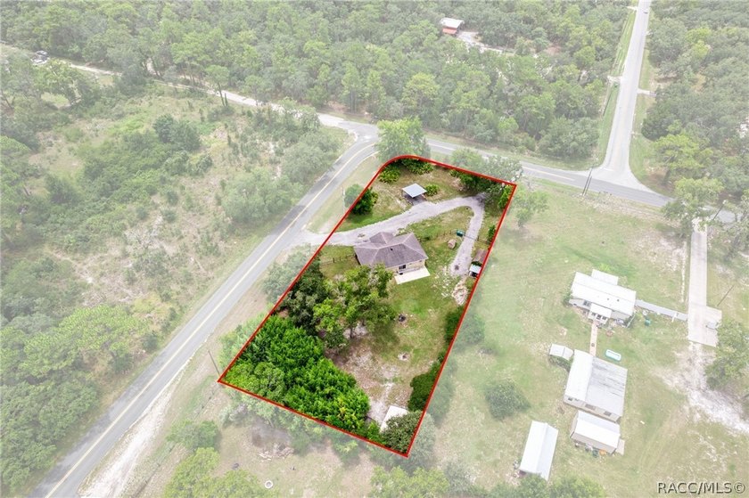 Welcome home to this charming 3-bedroom, 2-bath single-family - photo 40