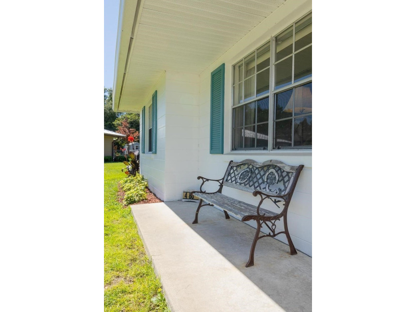 Welcome to this beautifully maintained family home offering - photo 5