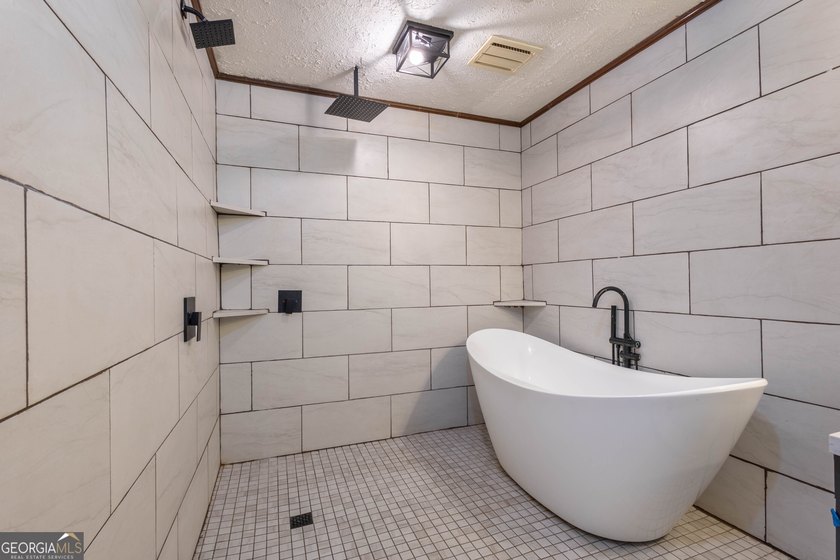 Well cared for and beautifully positioned on nearly 4 acres with - photo 16