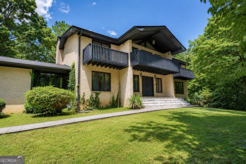 Well cared for and beautifully positioned on nearly 4 acres with - photo 49