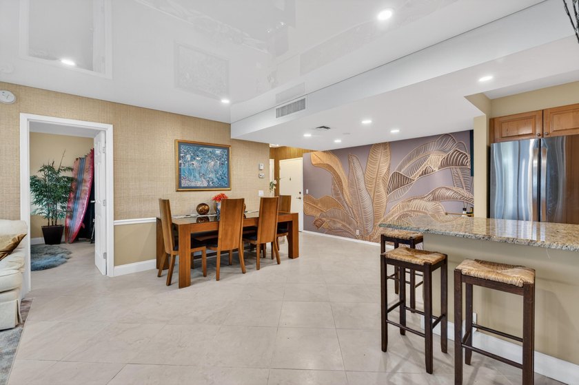 WATERFRONT UPSCALE CUSTOM RENOVATION 2BR/2 B CONDO BE PROUD OF - photo 3