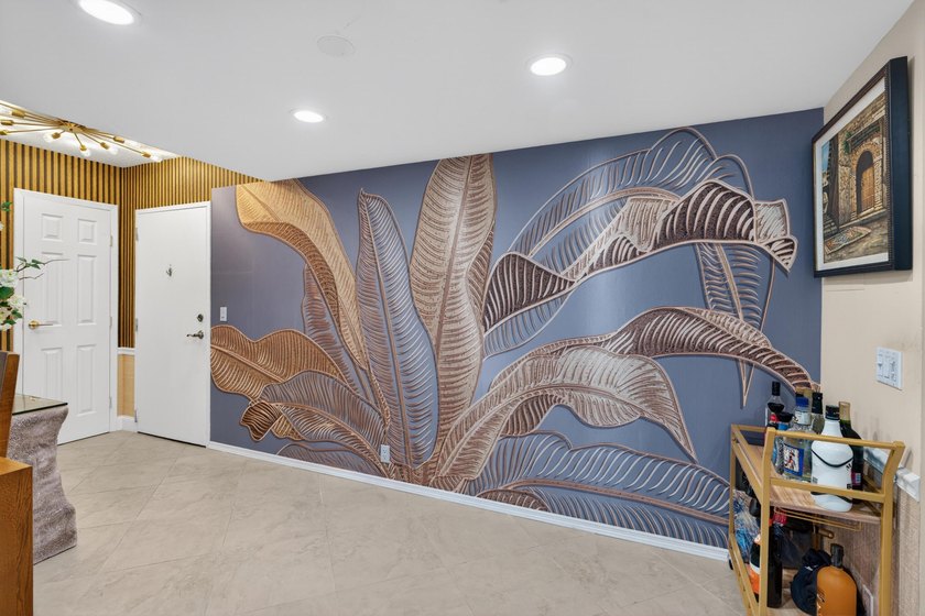 WATERFRONT UPSCALE CUSTOM RENOVATION 2BR/2 B CONDO BE PROUD OF - photo 6