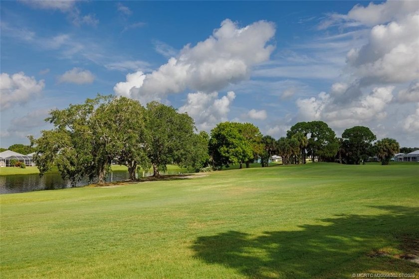 LOCATION! LOCATION! This home offers gorgeous views of LAKE and - photo 11