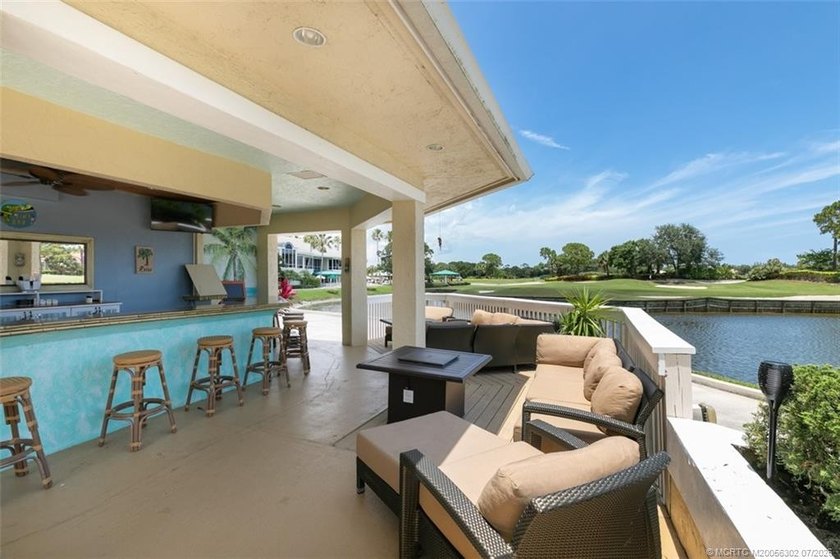 LOCATION! LOCATION! This home offers gorgeous views of LAKE and - photo 31