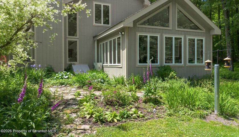 Welcome to 364 Idlewild Lane, a beautifully maintained home - photo 2