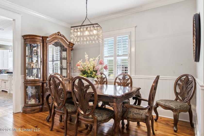 A Rare Gulf Coast Treasure Where Timeless Charm Meets Modern - photo 12
