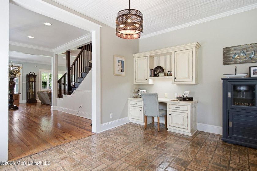 A Rare Gulf Coast Treasure Where Timeless Charm Meets Modern - photo 16