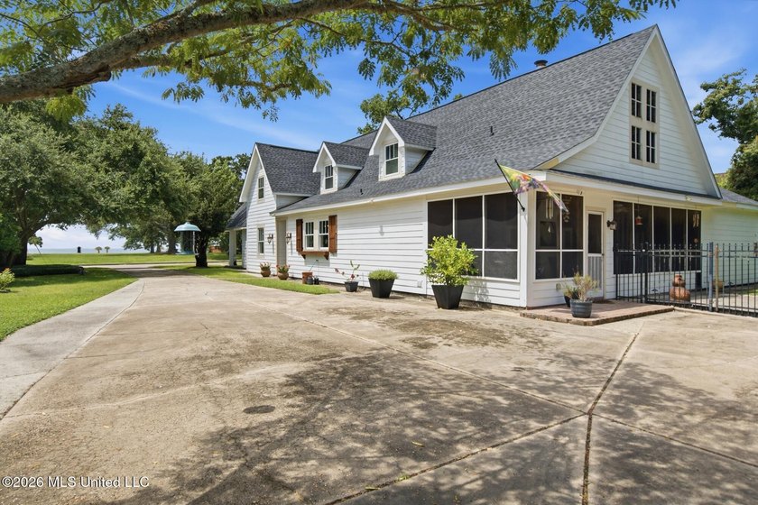 A Rare Gulf Coast Treasure Where Timeless Charm Meets Modern - photo 44