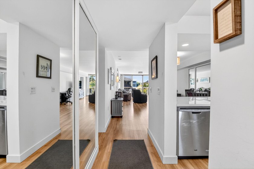 Spacious, investor friendly 3rd floor renovated and move in - photo 5