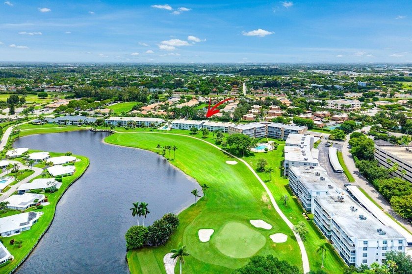 Top floor corner unit with panoramic views of the golf course - photo 32