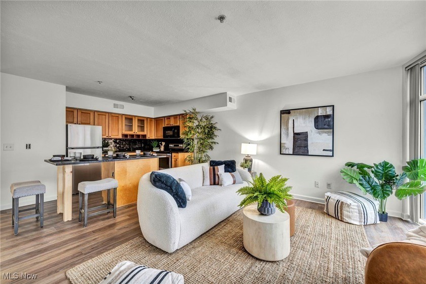 Experience modern and convenient city living in this stylish - photo 5