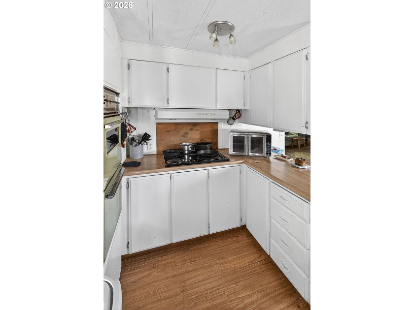 Huge price drop! Home sold as is and in need of some repairs - photo 15