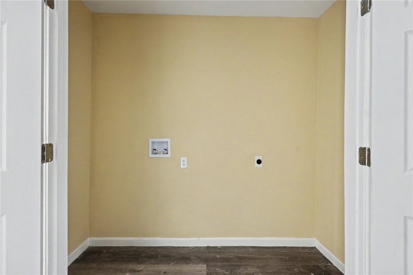 Totally remodeled 3-bedroom,2-bathroom home located in the - photo 22