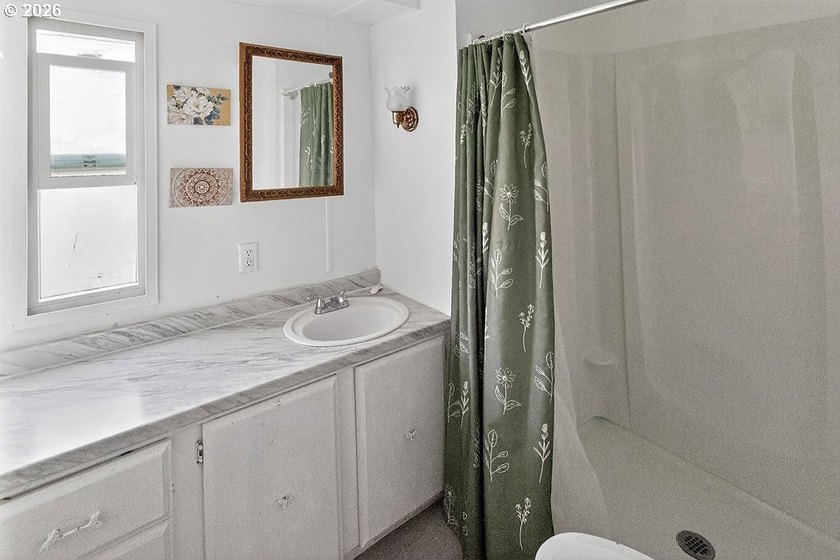 Huge price drop! Home sold as is and in need of some repairs - photo 30