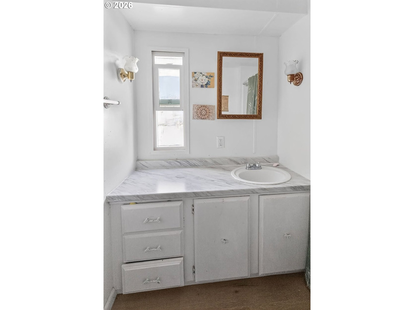 Huge price drop! Home sold as is and in need of some repairs - photo 32