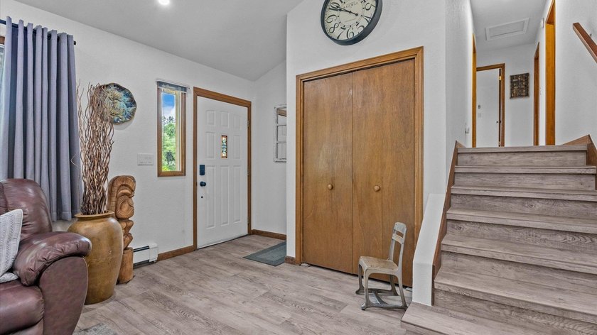 Welcome home to this beautifully maintained home located on a - photo 5