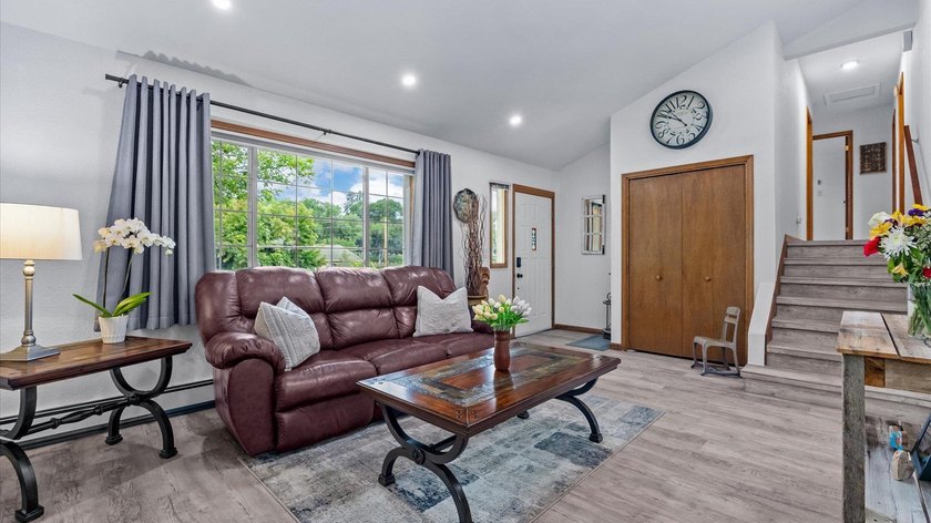 Welcome home to this beautifully maintained home located on a - photo 6