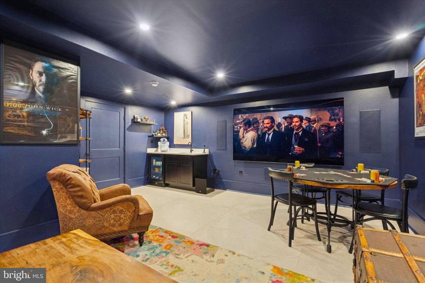 This home is set squarely between Passyunk Square and Queen - photo 8
