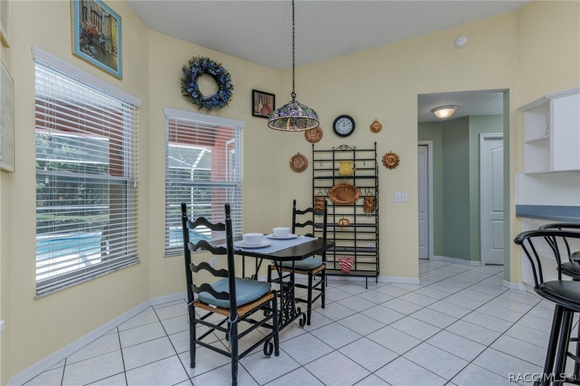 WELL APPOINTED AND BEAUTIFULLY MAINTAINED 3/2/2 POOL HOME on .32 - photo 11