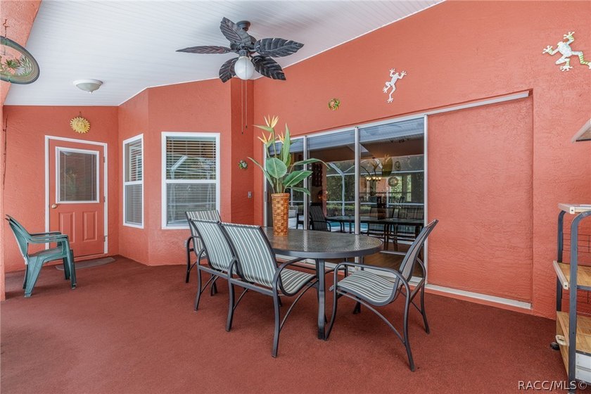 WELL APPOINTED AND BEAUTIFULLY MAINTAINED 3/2/2 POOL HOME on .32 - photo 30