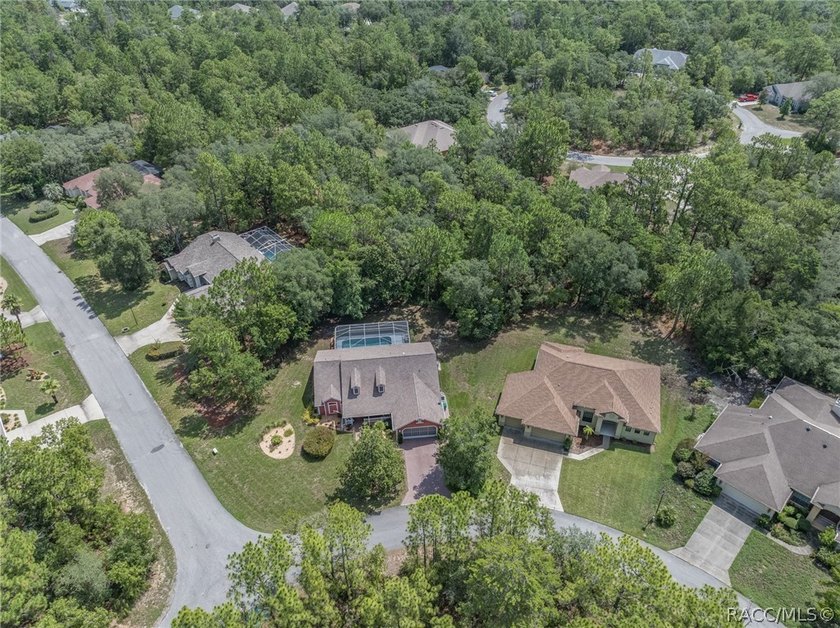 WELL APPOINTED AND BEAUTIFULLY MAINTAINED 3/2/2 POOL HOME on .32 - photo 48