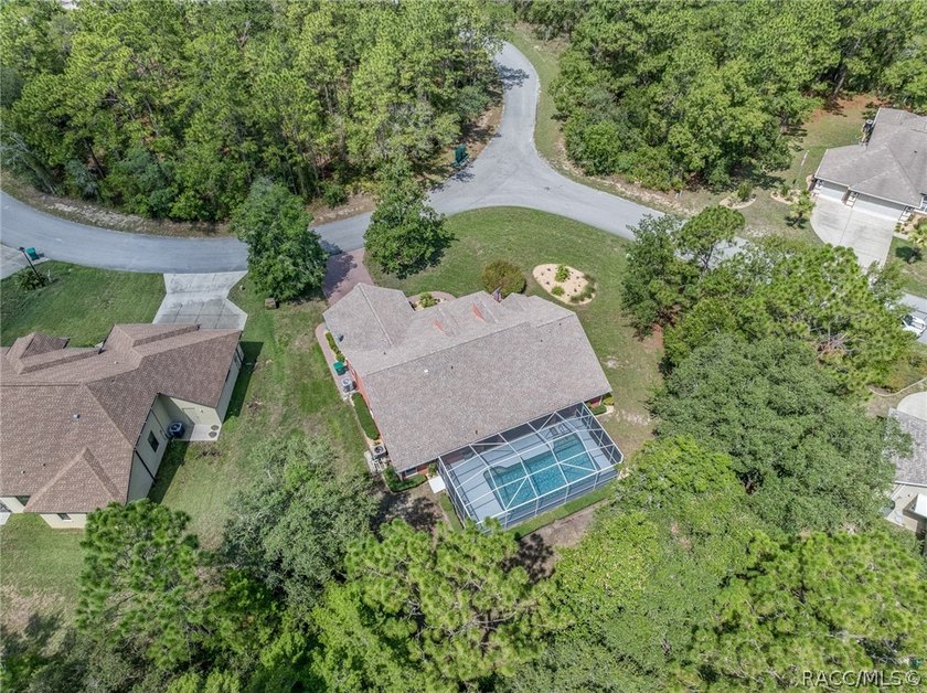 WELL APPOINTED AND BEAUTIFULLY MAINTAINED 3/2/2 POOL HOME on .32 - photo 49