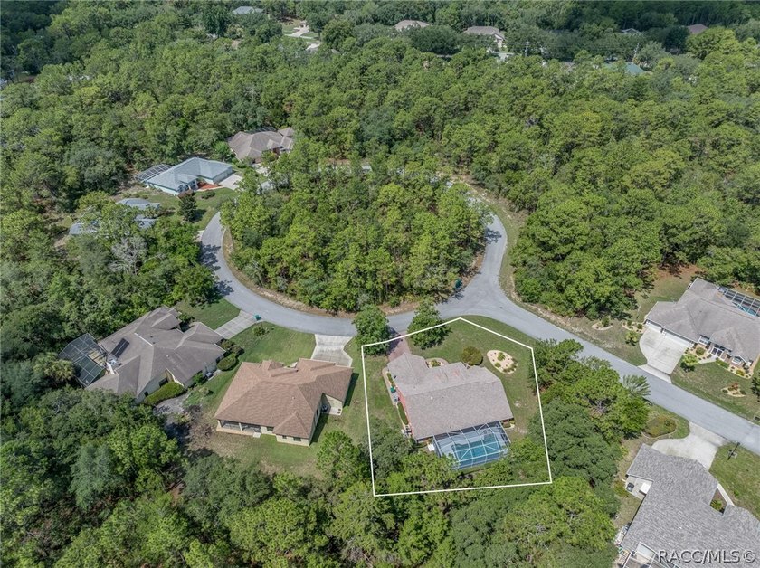 WELL APPOINTED AND BEAUTIFULLY MAINTAINED 3/2/2 POOL HOME on .32 - photo 50