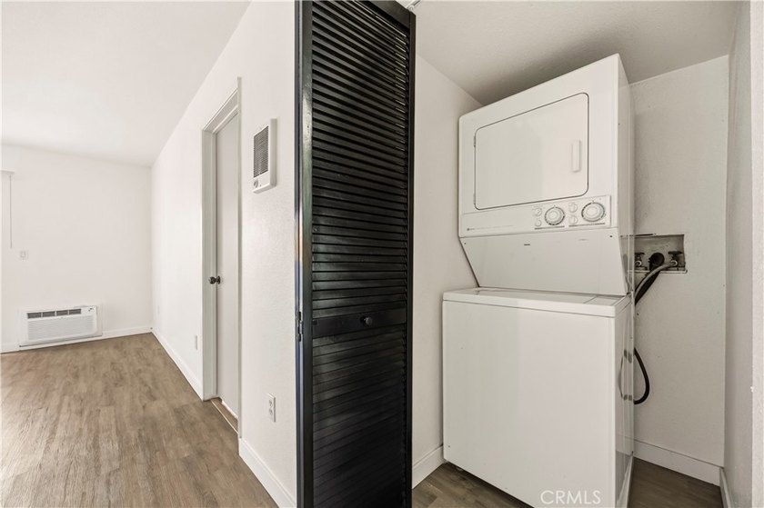 Move-in ready and beautifully updated 2-bedroom, 2-bath condo - photo 12