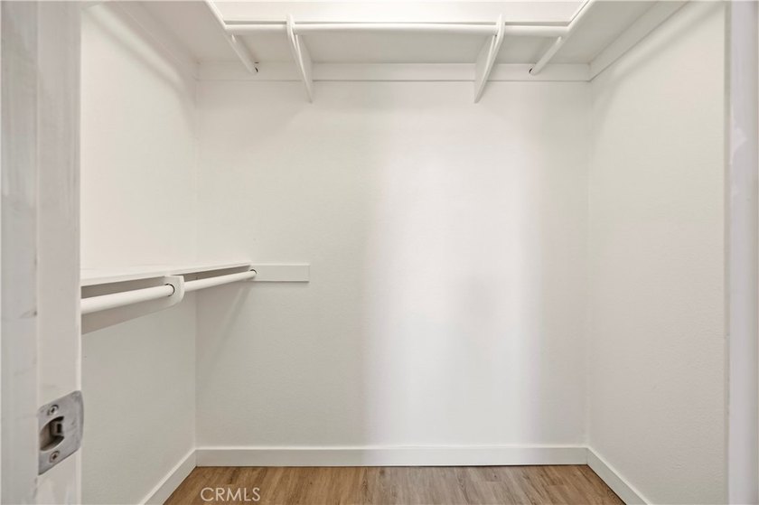 Move-in ready and beautifully updated 2-bedroom, 2-bath condo - photo 16