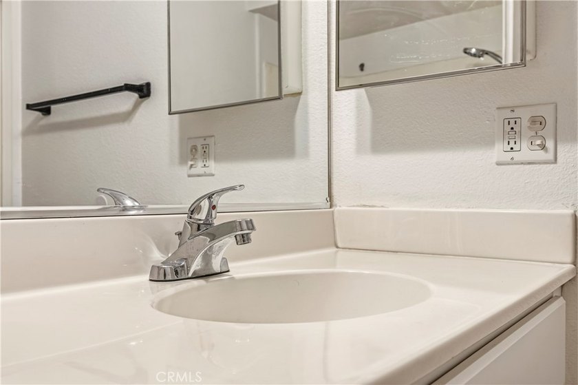 Move-in ready and beautifully updated 2-bedroom, 2-bath condo - photo 25