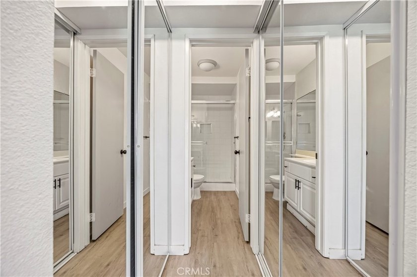 Move-in ready and beautifully updated 2-bedroom, 2-bath condo - photo 30