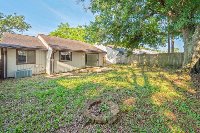 Move-in ready and even better--seller to install new siding &amp; a - photo 32