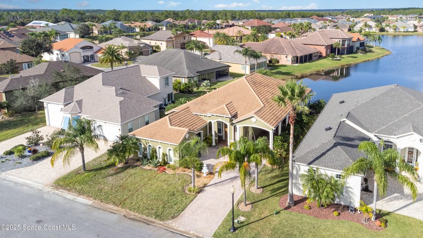 Motivated sellers! Experience resort-style living in this - photo 2