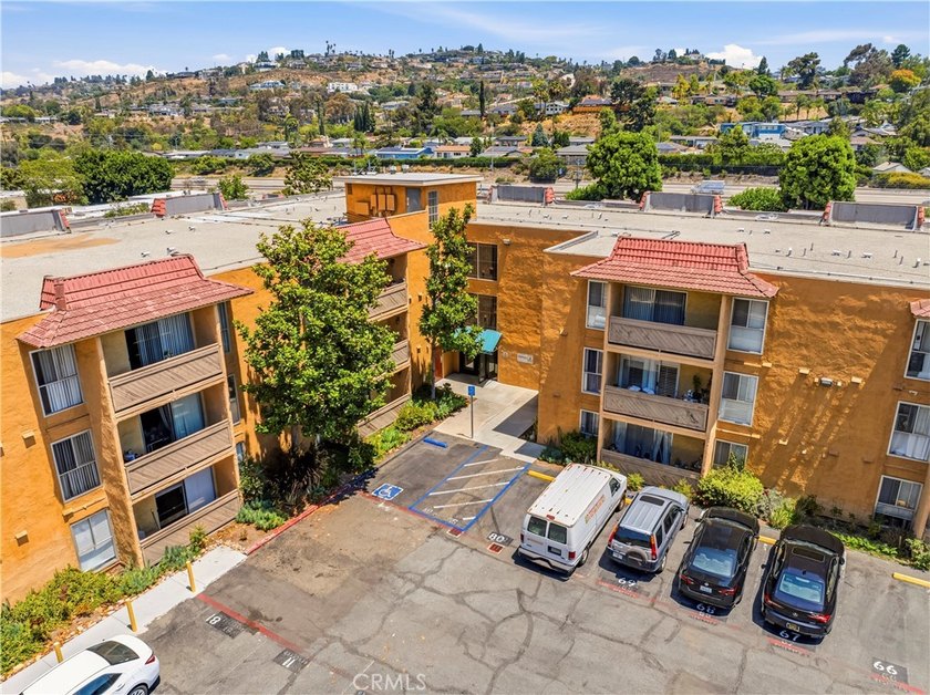 Move-in ready and beautifully updated 2-bedroom, 2-bath condo - photo 45