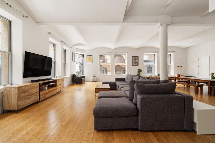 A luminous corner loft of exceptional scale in the Financial - photo 2