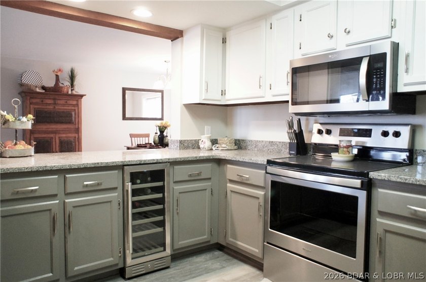 No other complex has all of the amenities as the KNOLLS. Indoor - photo 13