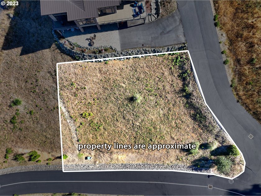 Imagine this corner lot with its beautiful views and your custom - photo 4