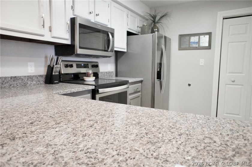 No other complex has all of the amenities as the KNOLLS. Indoor - photo 15