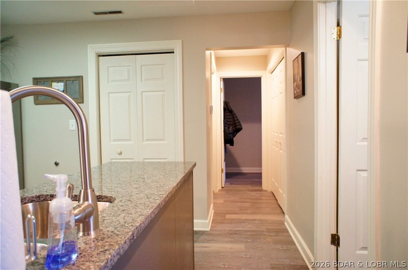 No other complex has all of the amenities as the KNOLLS. Indoor - photo 20