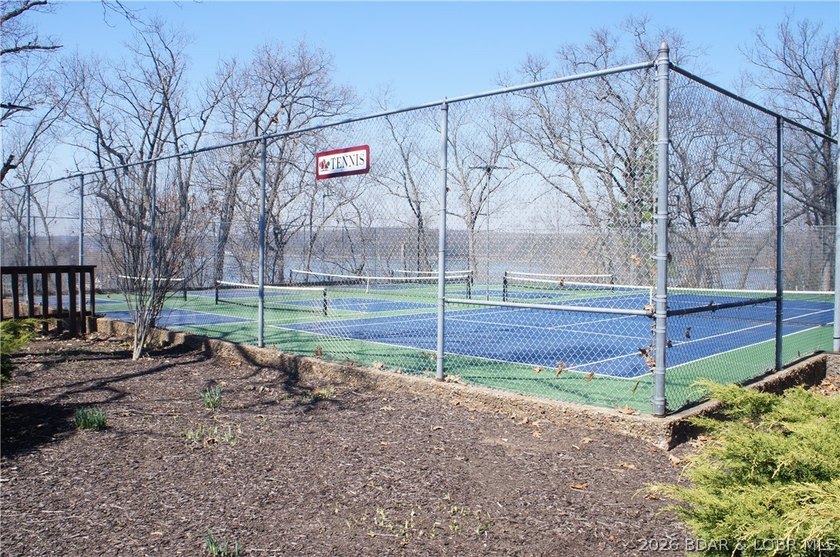 No other complex has all of the amenities as the KNOLLS. Indoor - photo 48