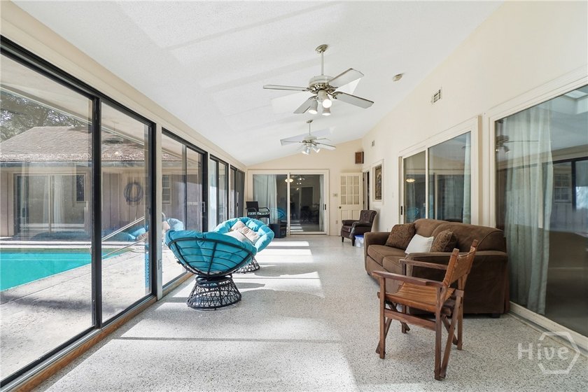 WELCOME TO THE BEAUTIFUL LANDINGS COMMUNITY. THIS WARM &amp; - photo 23